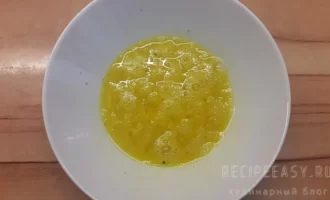 Отбивные из говяжьей печени на сковороде