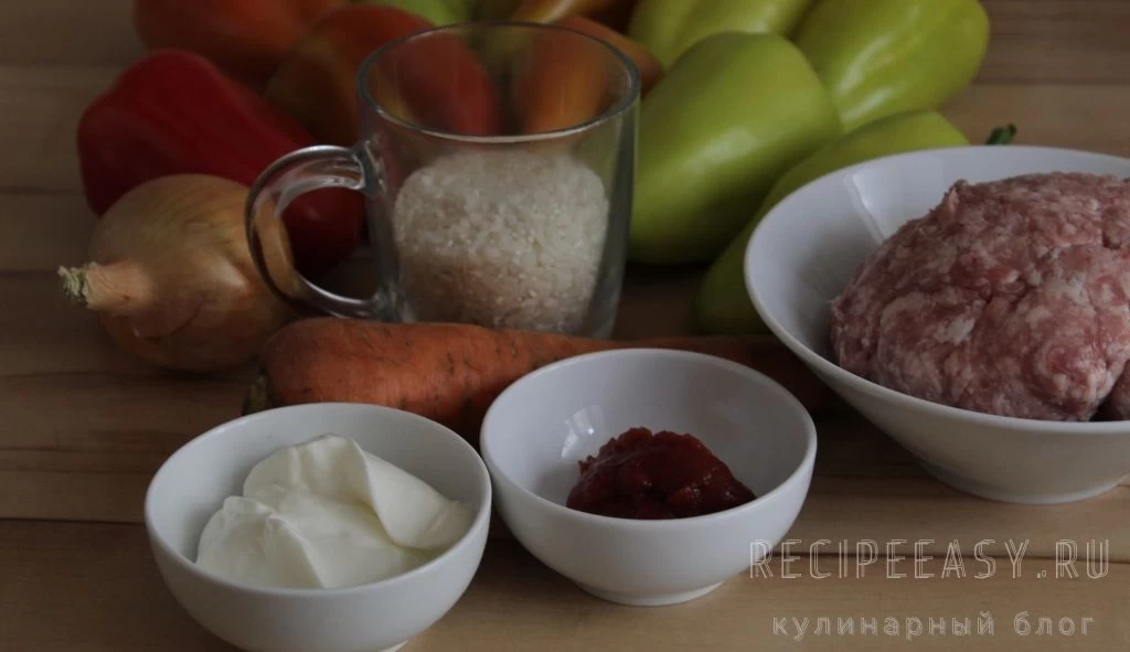 Фото приготовления рецепта: Болгарский перец фаршированный мясом и рисом - шаг №1
