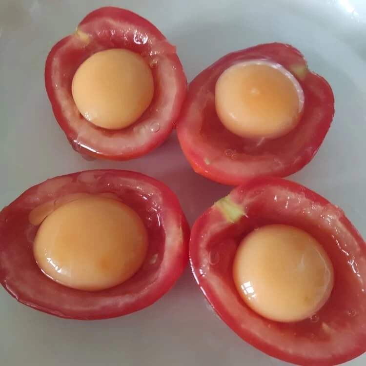 Яйца в помидорах: вкусный ПП-завтрак