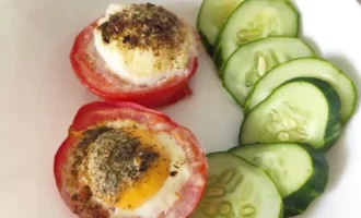 Яйца в помидорах: вкусный ПП-завтрак