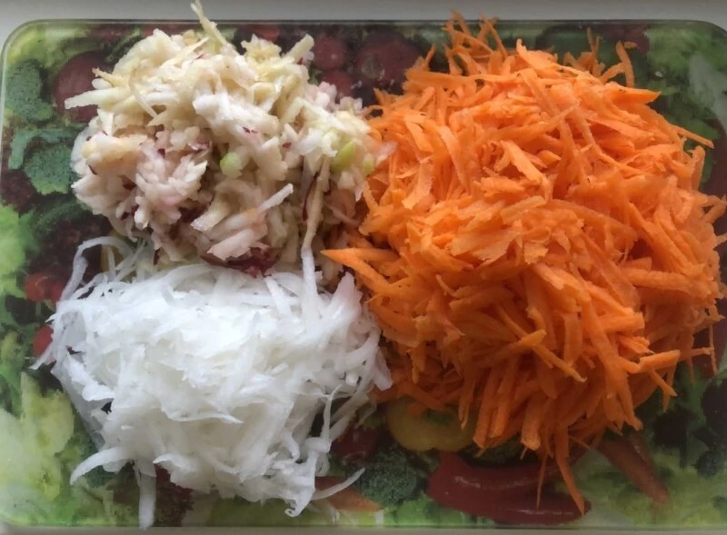 Витаминный салат с дайконом