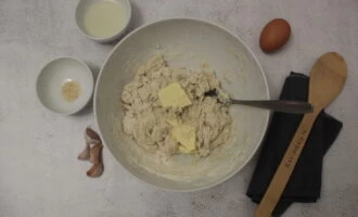 Фото приготовления рецепта: Пампушки с чесноком на молоке - шаг №5